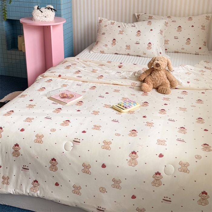 91家纺网 家纺一手货源 找家纺 暖生活 2026新款A类牛奶针织棉夏被被子被芯 草莓小宠