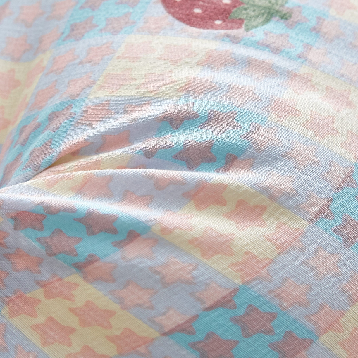 91家纺网 家纺一手货源 找家纺 小桃姐家纺 2026新款可拆洗多功能舒睡月亮抱抱枕夹腿抱枕孕妇枕新生儿安抚枕头 草莓格