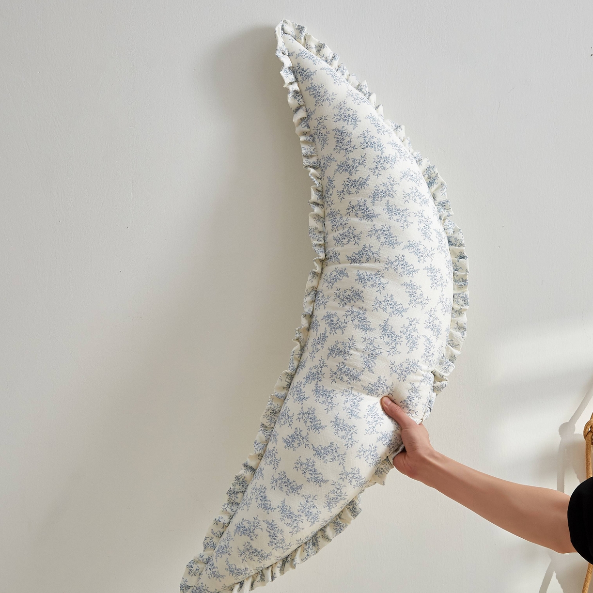 91家纺网 家纺一手货源 找家纺 小桃姐家纺 2026新款可拆洗多功能舒睡月亮抱抱枕夹腿抱枕孕妇枕新生儿安抚枕头 蓝色意境