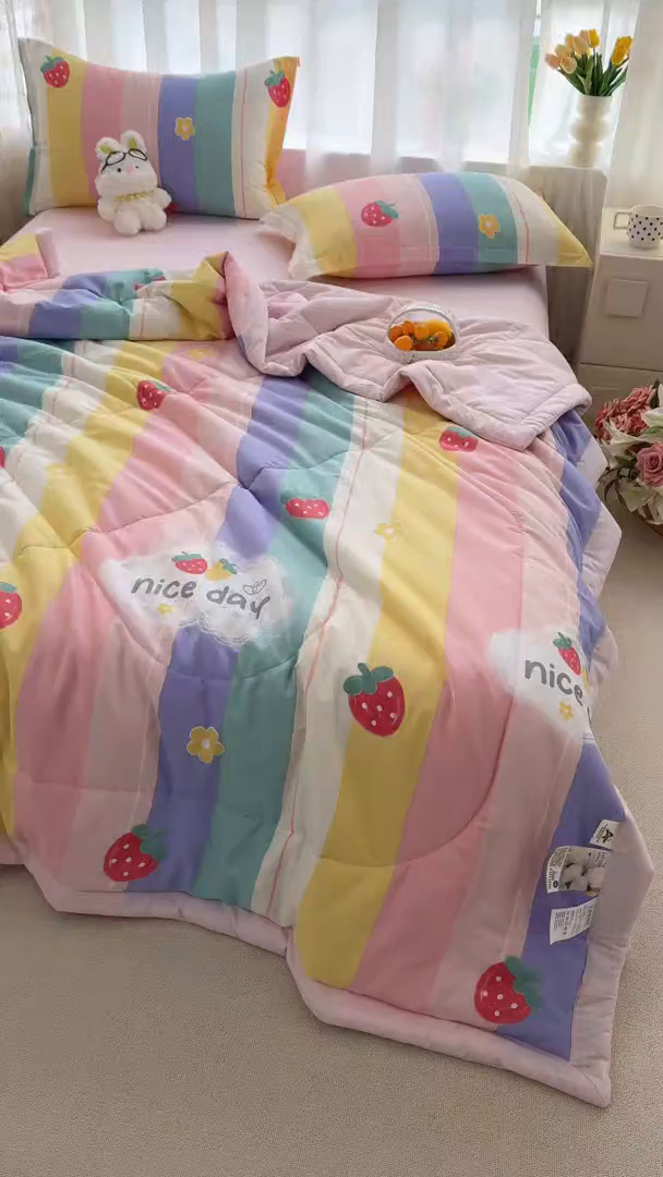 91家纺网 家纺一手货源 找家纺 瑶瑶家居 2026新款A类里外全棉夏凉被四件套-风格一 草莓甜心