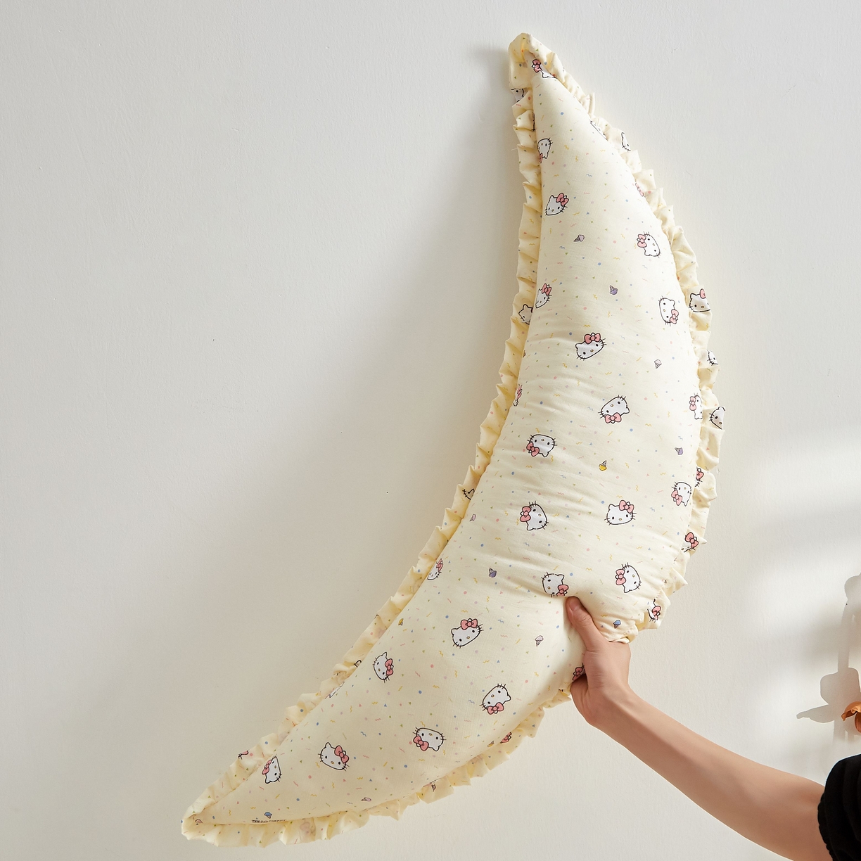 91家纺网 家纺一手货源 找家纺 小桃姐家纺 2026新款可拆洗多功能舒睡月亮抱抱枕夹腿抱枕孕妇枕新生儿安抚枕头 奶酪Kitty