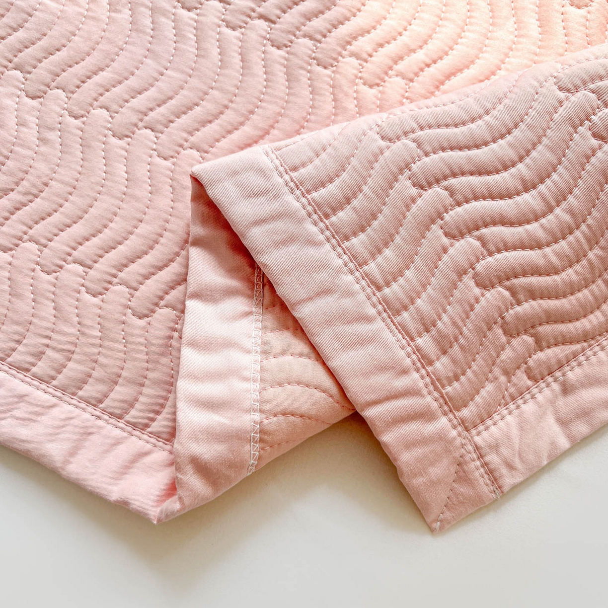 91家纺网 家纺一手货源 找家纺 （总）梦精灵家纺 2026新款纯色全棉床盖单件纯棉绗缝夹棉床单 四季通用榻榻米防滑学生宿舍单人床盖枕套