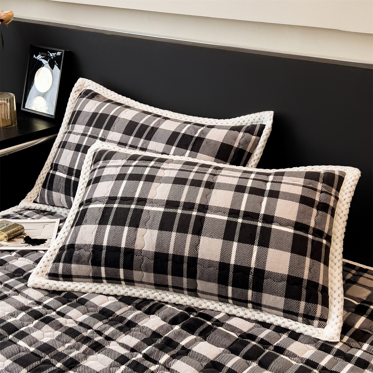 91家纺网 家纺一手货源 找家纺 布凡家居 2026新款A类230克高克重牛奶绒床褥 灰白格