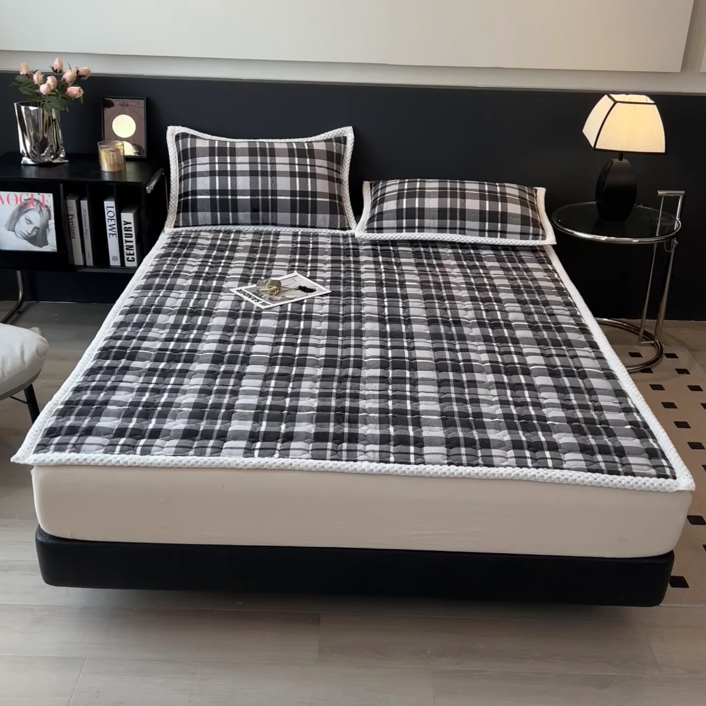 91家纺网 家纺一手货源 找家纺 布凡家居 2026新款A类230克高克重牛奶绒床褥 灰白格