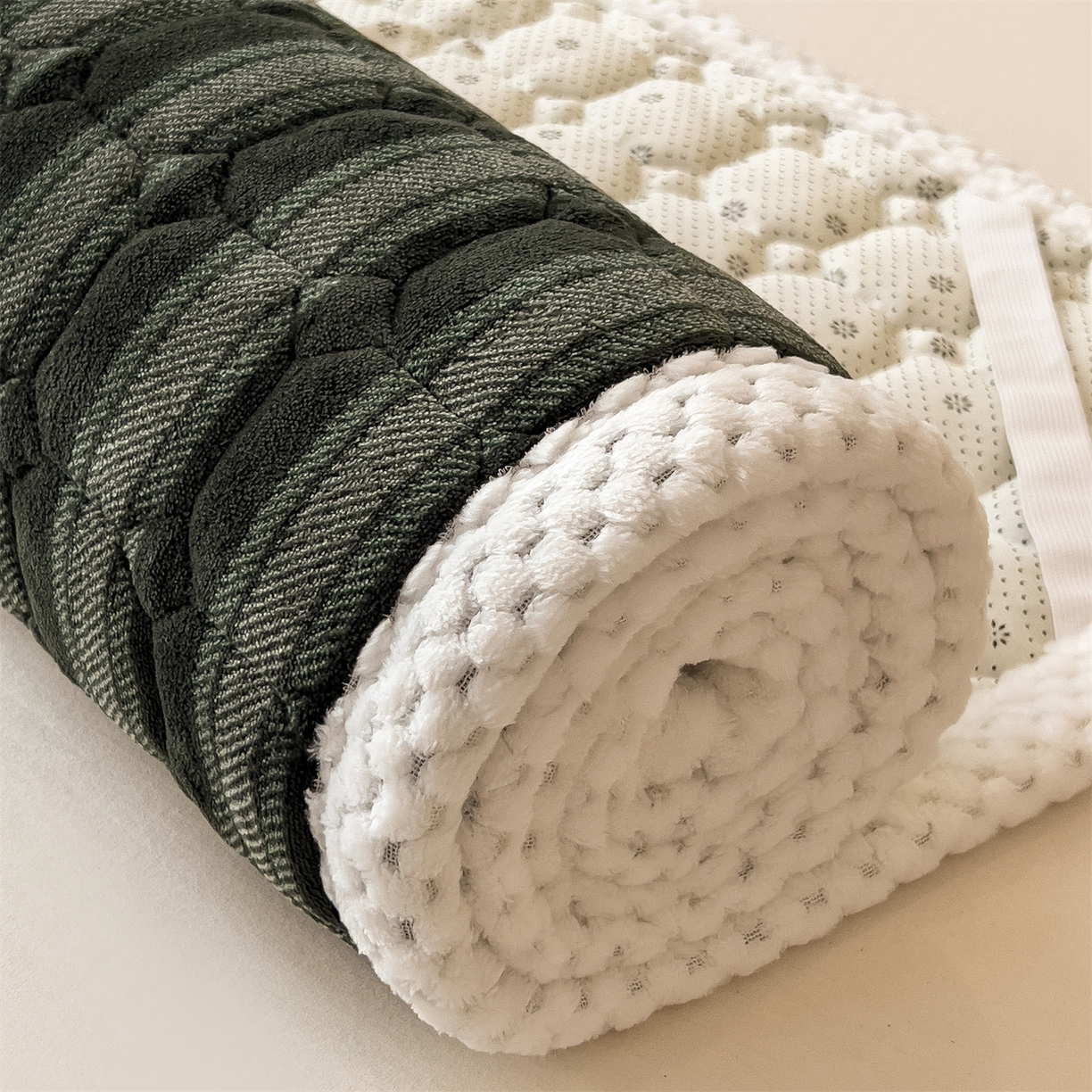 91家纺网 家纺一手货源 找家纺 布凡家居 2026新款A类230克高克重牛奶绒床褥 墨绿格