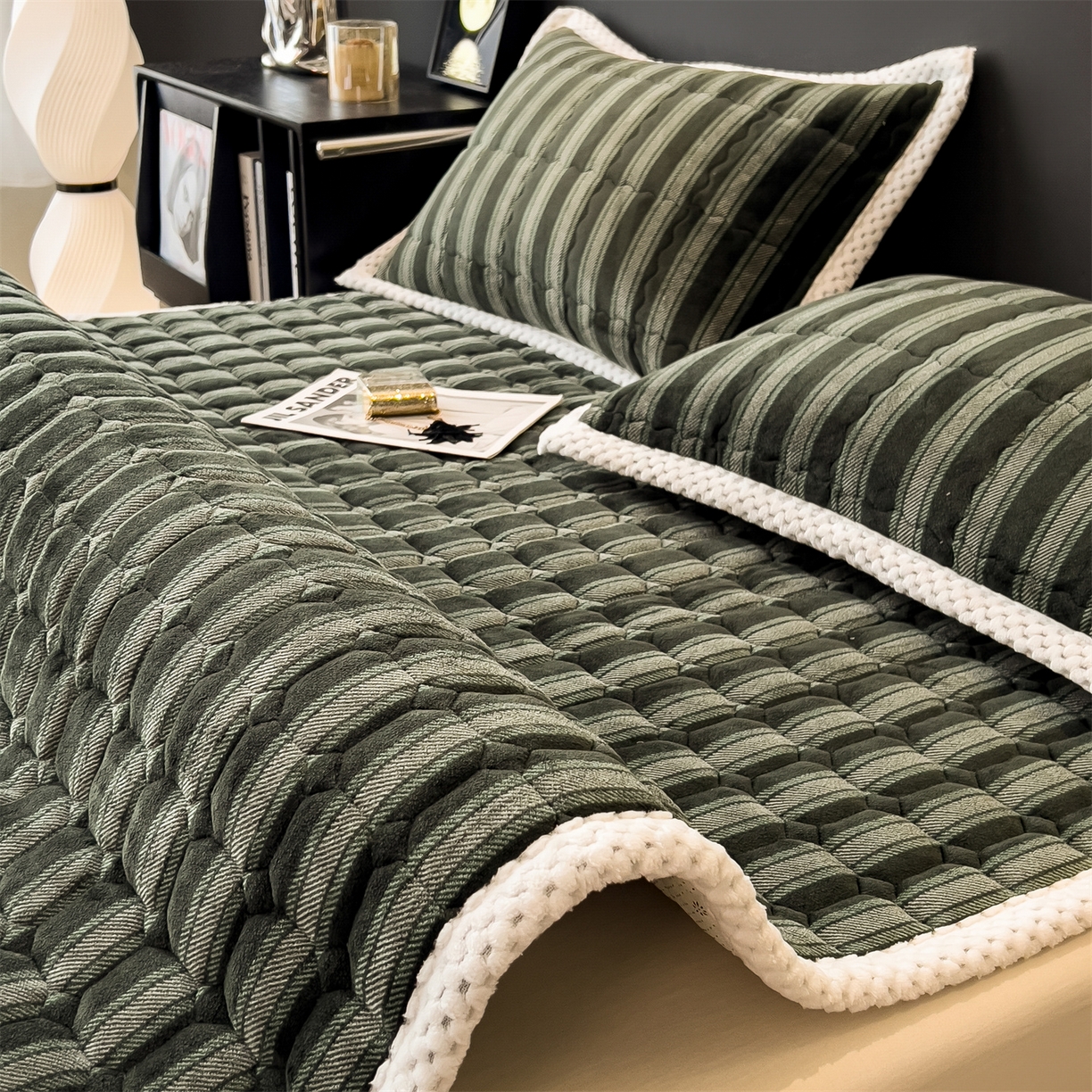 91家纺网 家纺一手货源 找家纺 布凡家居 2026新款A类230克高克重牛奶绒床褥 墨绿格