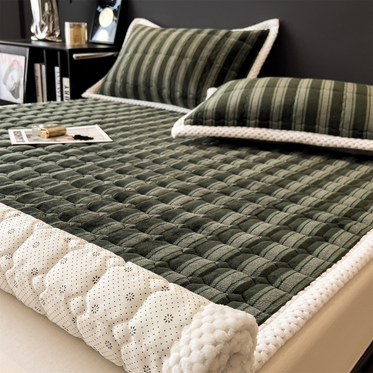 91家纺网 家纺一手货源 找家纺 布凡家居 2026新款A类230克高克重牛奶绒床褥 墨绿格