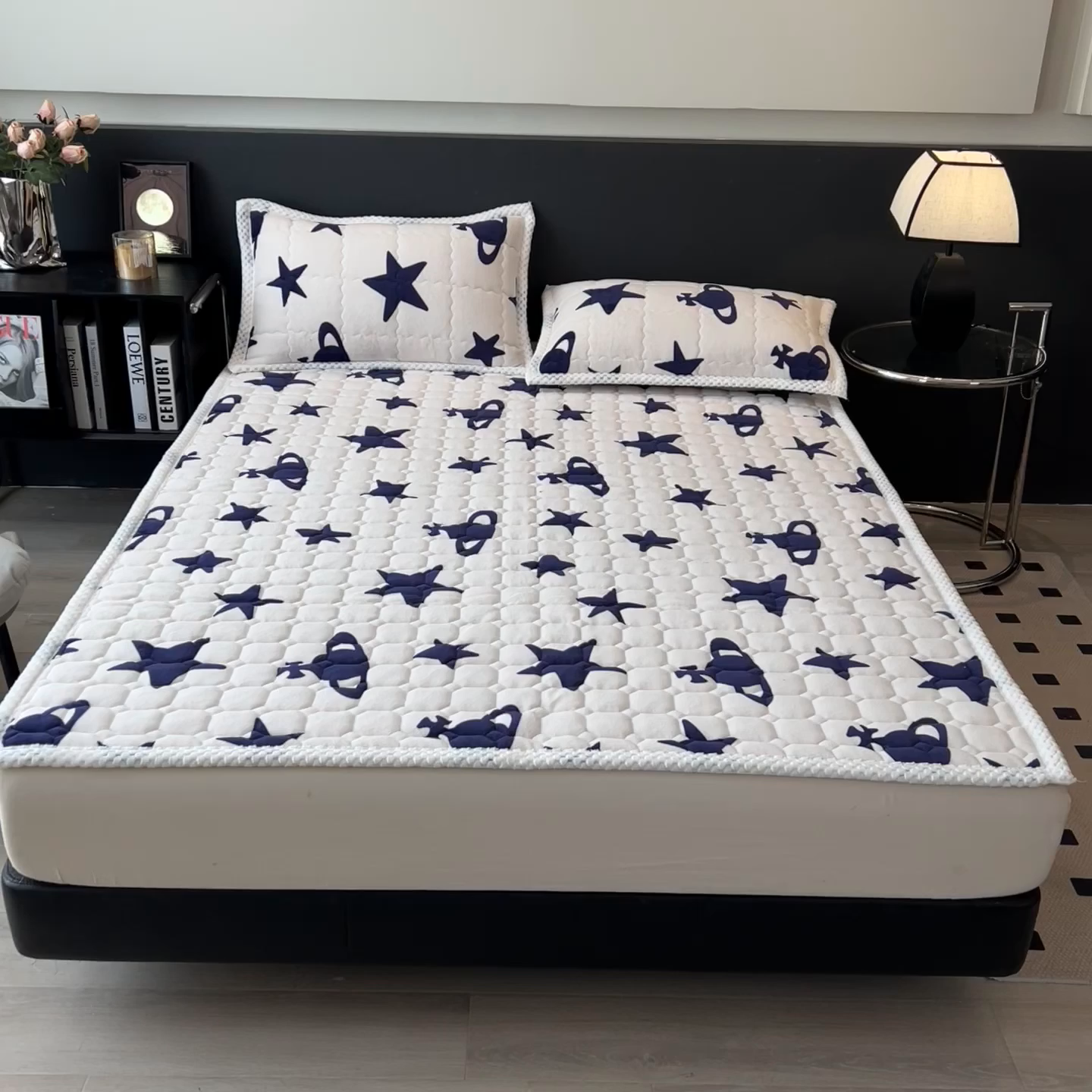 91家纺网 家纺一手货源 找家纺 布凡家居 2026新款A类230克高克重牛奶绒床褥 奇妙星空-白