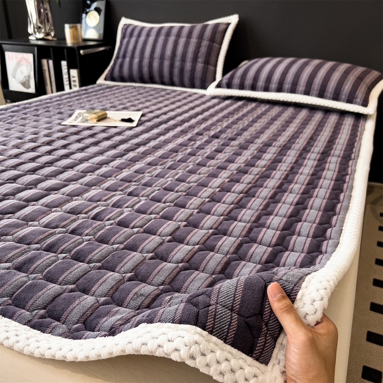 布凡家居 2026新款A类230克高克重牛奶绒床褥 雅紫格