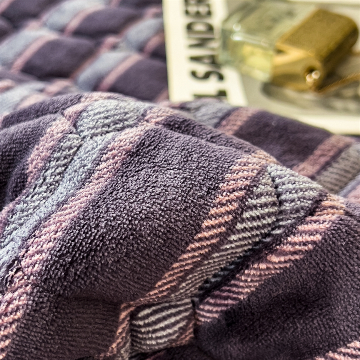 91家纺网 家纺一手货源 找家纺 布凡家居 2026新款A类230克高克重牛奶绒床褥 雅紫格