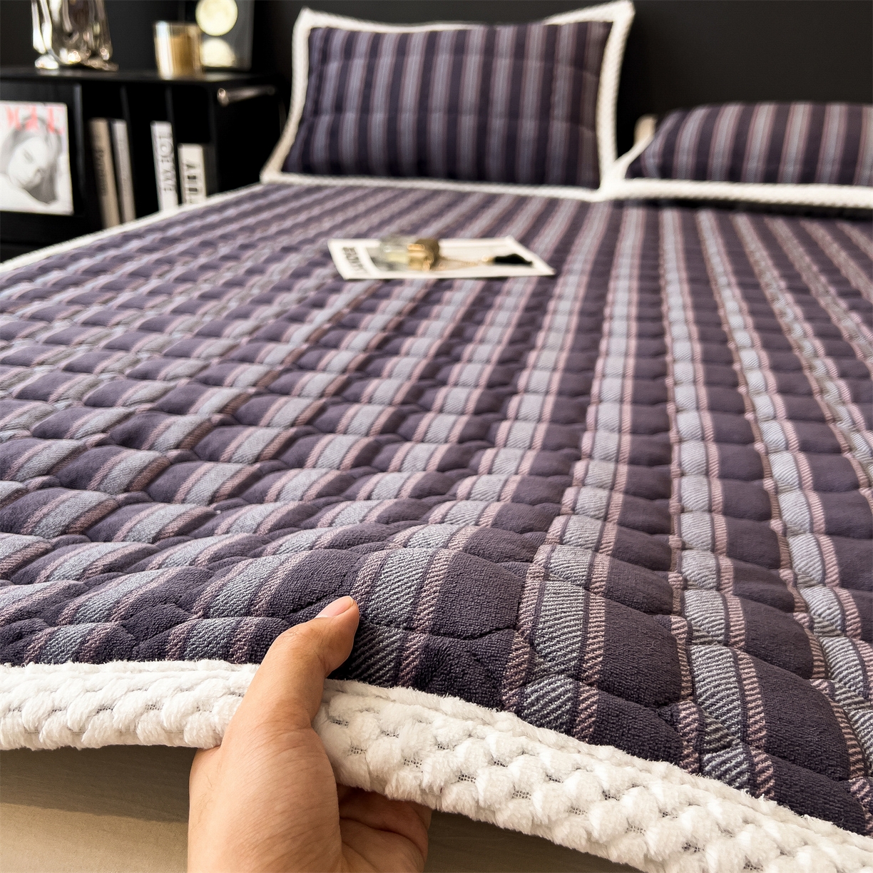 91家纺网 家纺一手货源 找家纺 布凡家居 2026新款A类230克高克重牛奶绒床褥 雅紫格