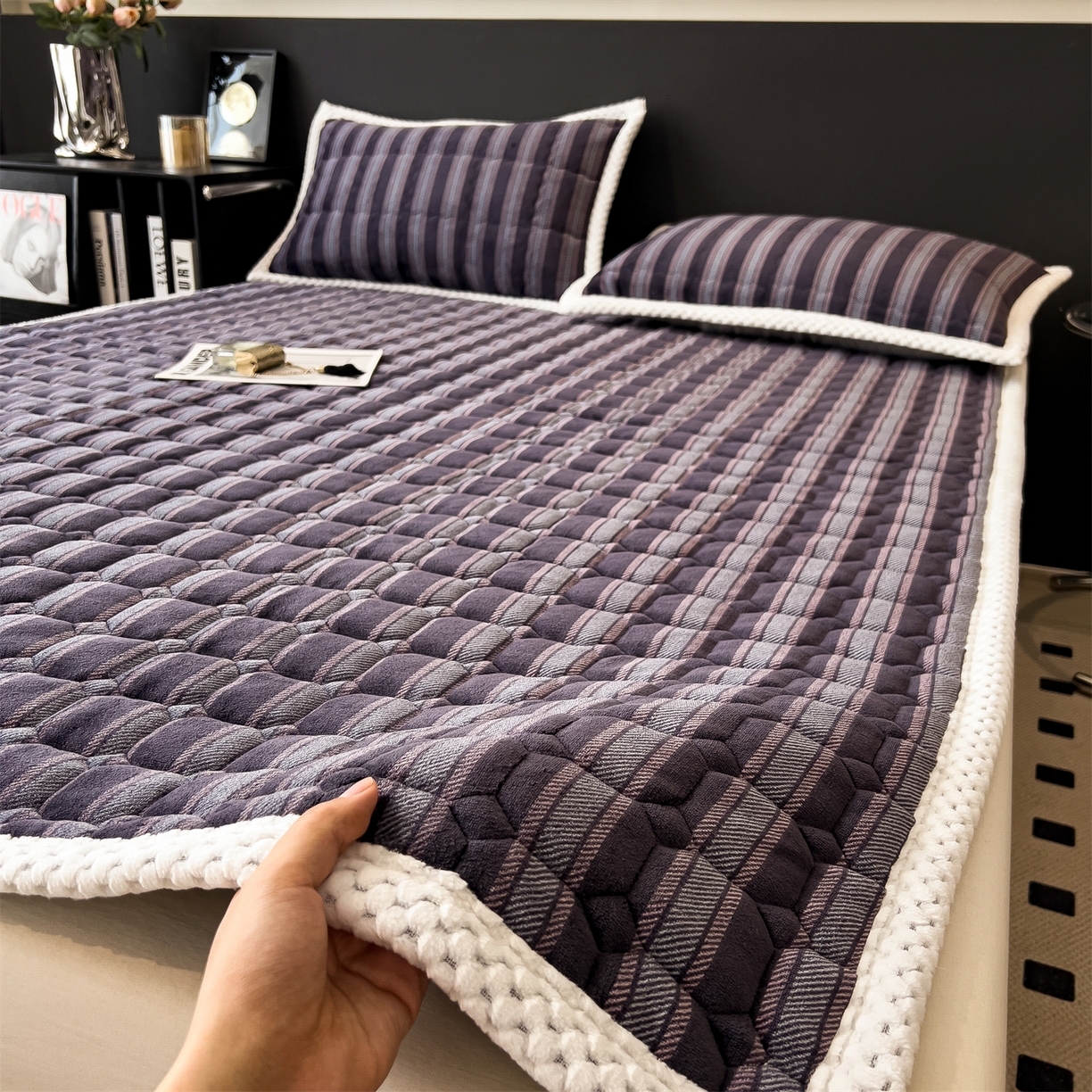 91家纺网 家纺一手货源 找家纺 布凡家居 2026新款A类230克高克重牛奶绒床褥 雅紫格