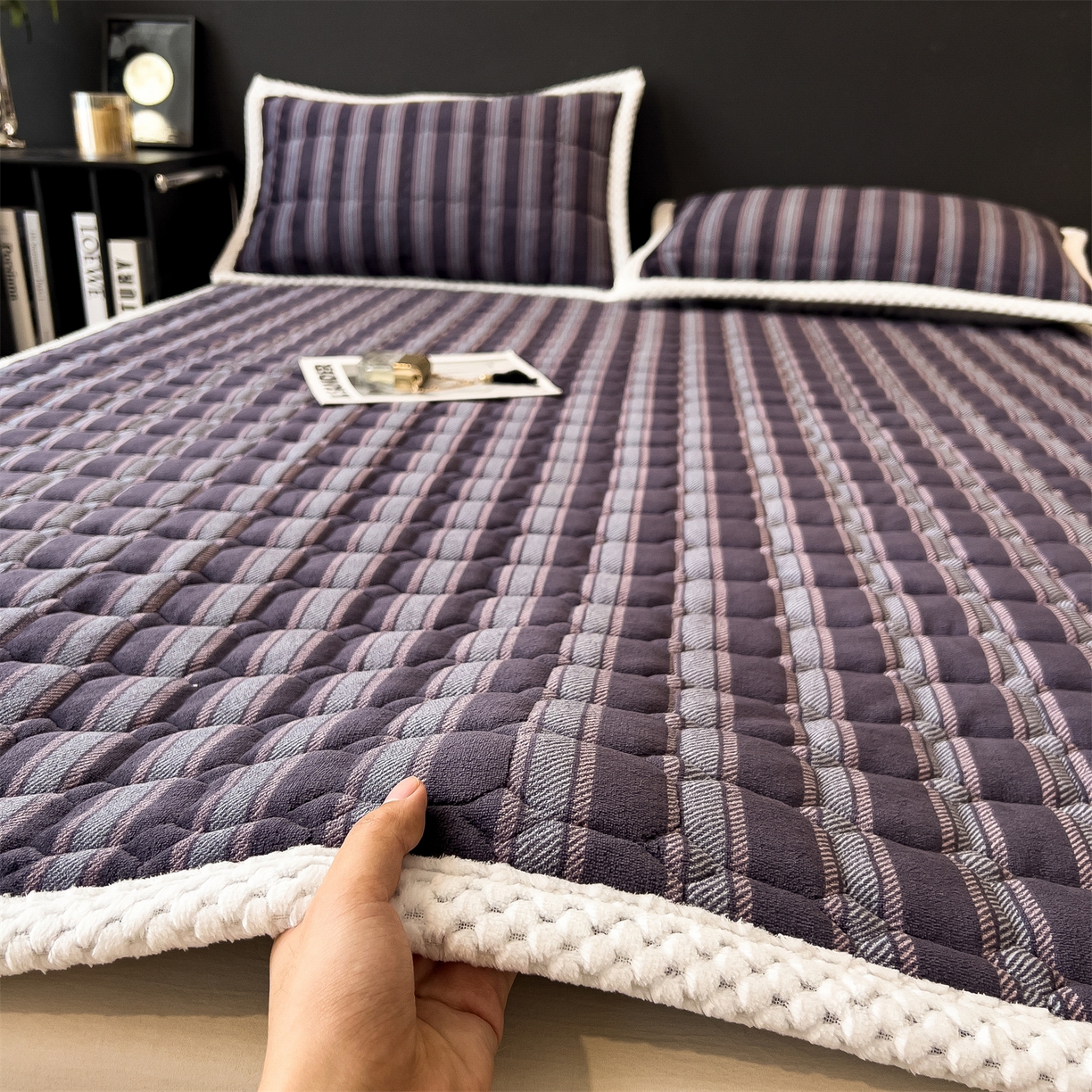 91家纺网 家纺一手货源 找家纺 布凡家居 2026新款A类230克高克重牛奶绒床褥 雅紫格