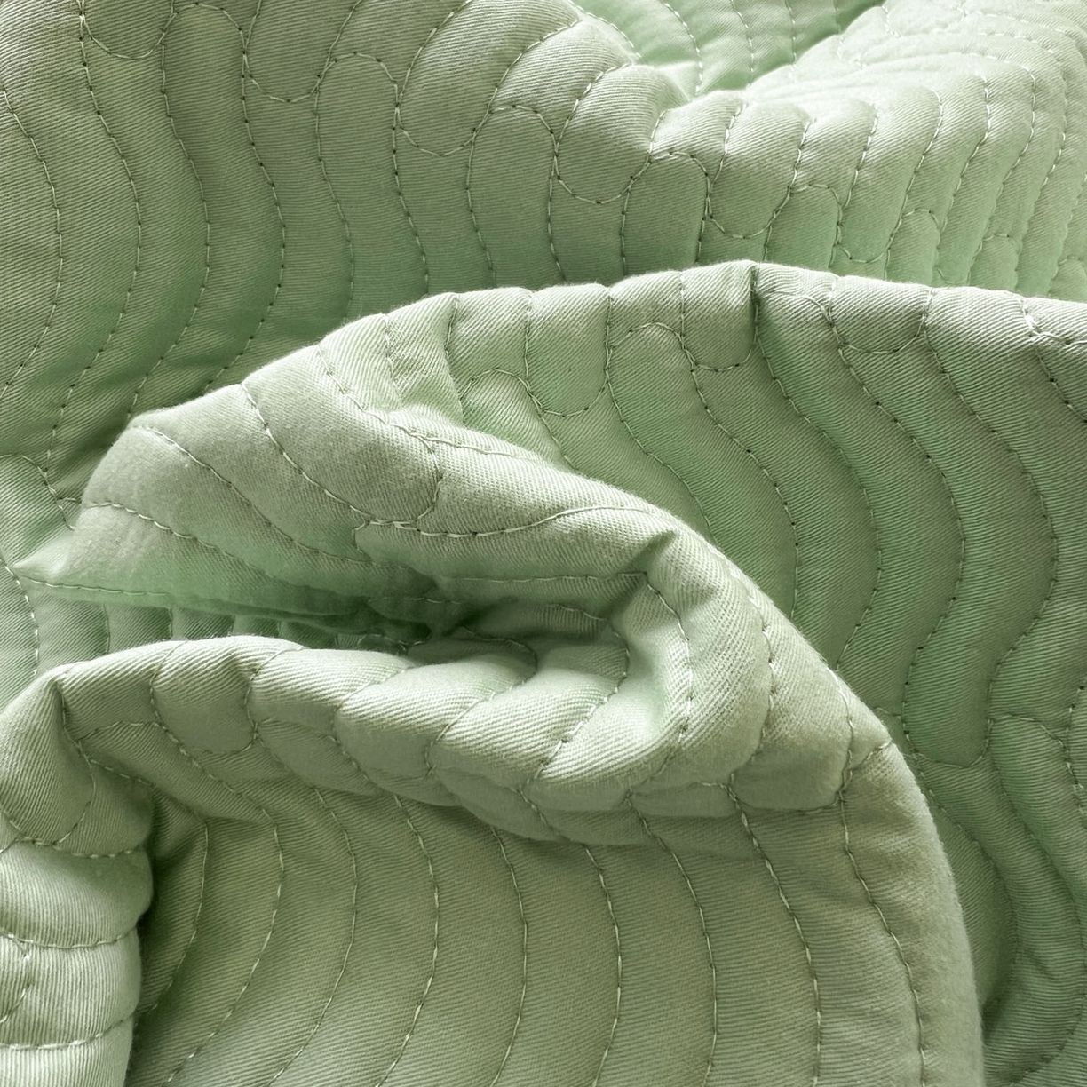 91家纺网 家纺一手货源 找家纺 梦精灵家纺 2026新款纯色全棉床盖单件纯棉绗缝夹棉床单 四季通用榻榻米防滑学生宿舍单人床盖枕套 素境-绿