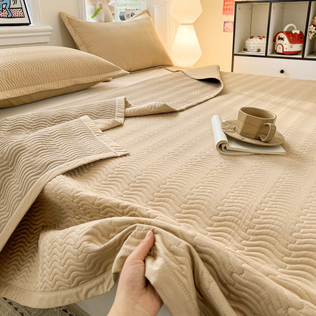 91家纺网 家纺一手货源 找家纺 梦精灵家纺 2026新款纯色全棉床盖单件纯棉绗缝夹棉床单 四季通用榻榻米防滑学生宿舍单人床盖枕套 素境-咖