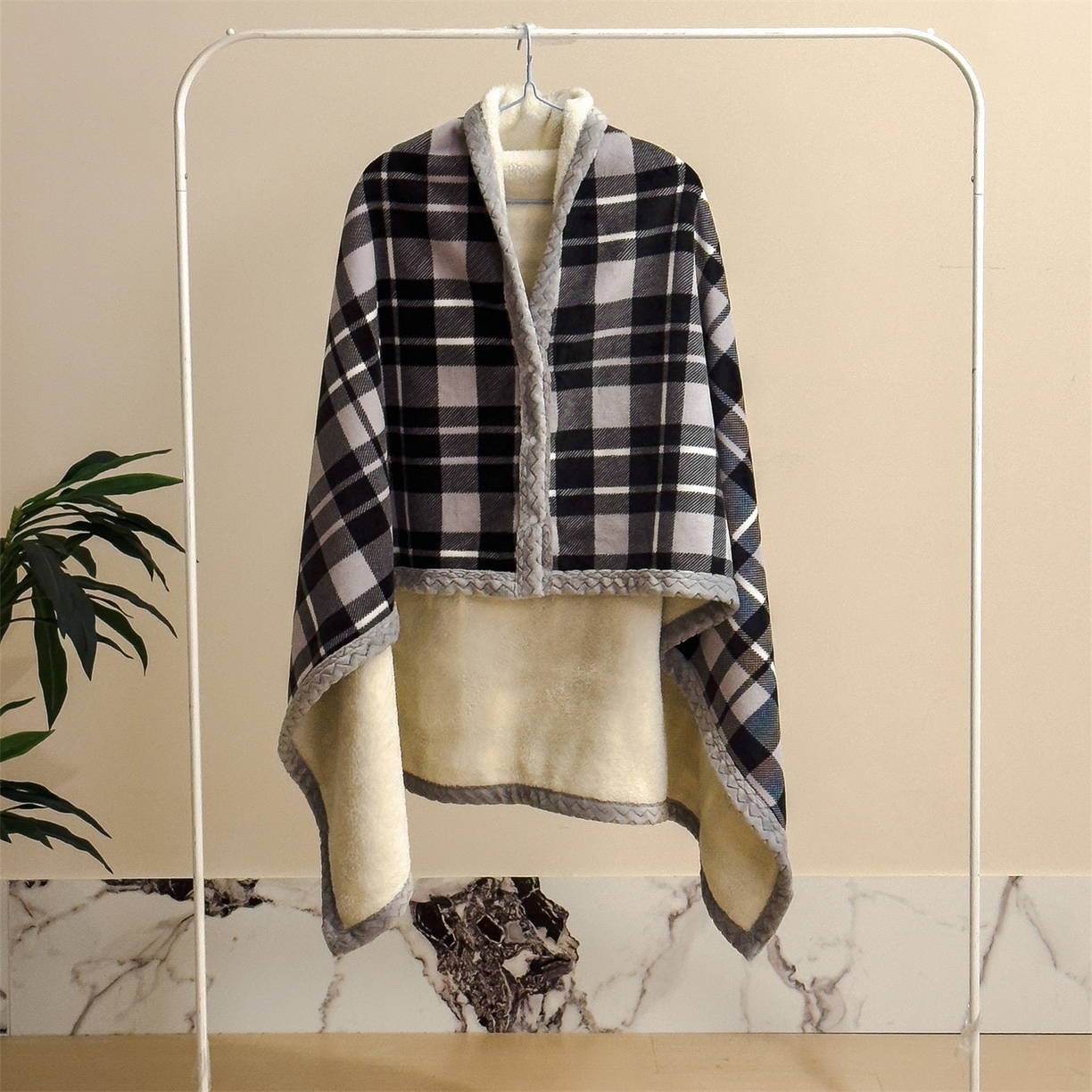 91家纺网 家纺一手货源 找家纺 布凡家居 2026新款多功能中古无印风牛奶绒披肩毯毯子毛毯 黑白格纹