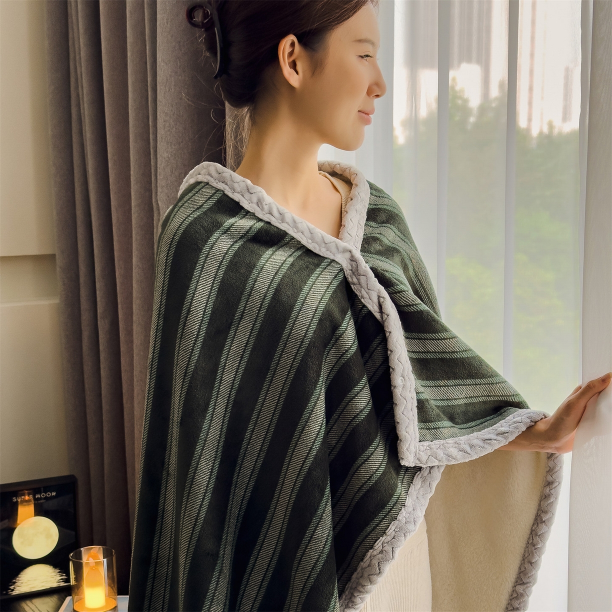 91家纺网 家纺一手货源 找家纺 布凡家居 2026新款多功能中古无印风牛奶绒披肩毯毯子毛毯 墨绿竖影