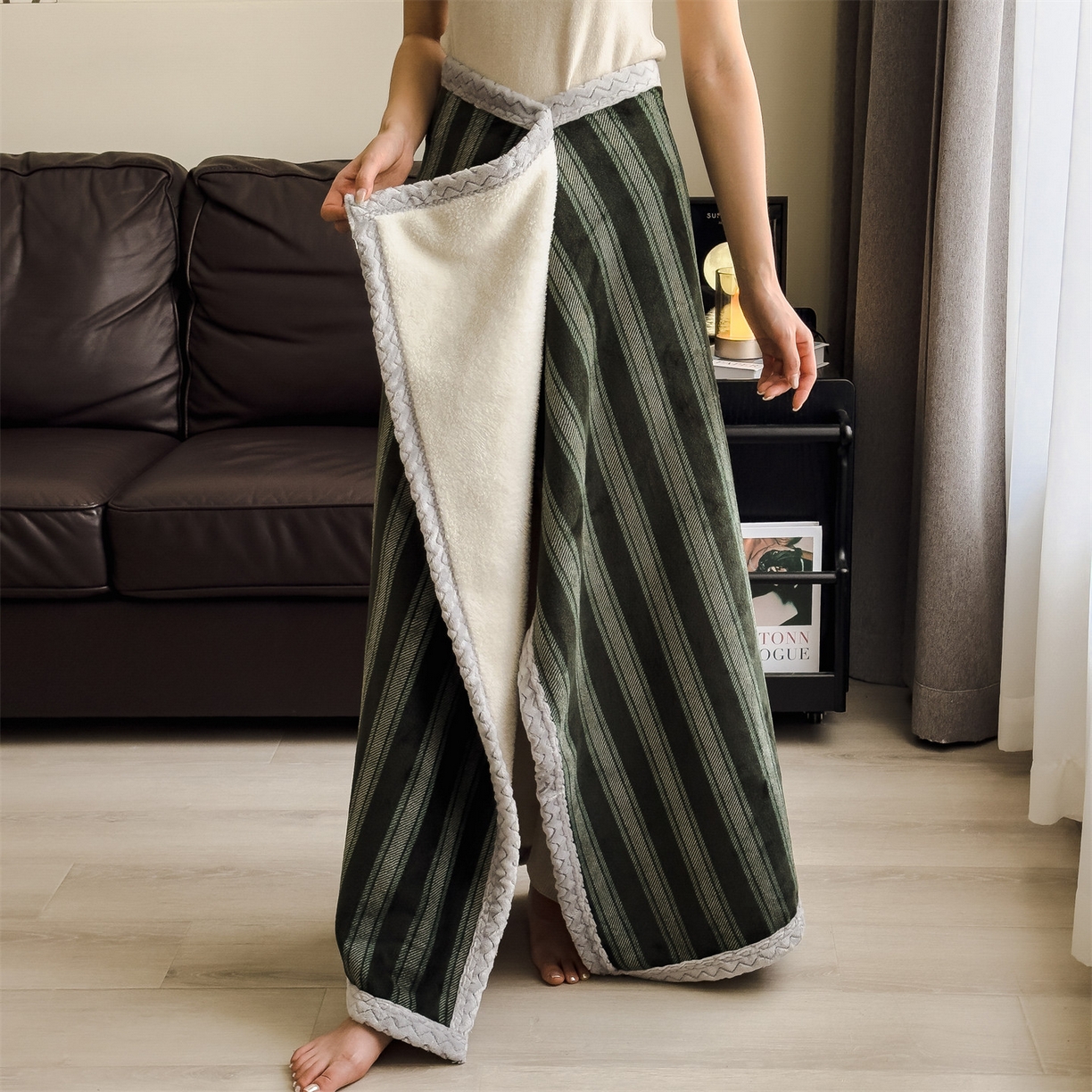 91家纺网 家纺一手货源 找家纺 布凡家居 2026新款多功能中古无印风牛奶绒披肩毯毯子毛毯 墨绿竖影