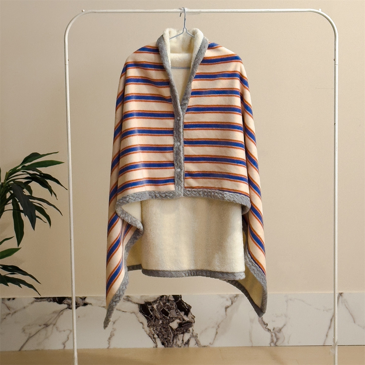 91家纺网 家纺一手货源 找家纺 布凡家居 2026新款多功能中古无印风牛奶绒披肩毯毯子毛毯 暖橙条纹