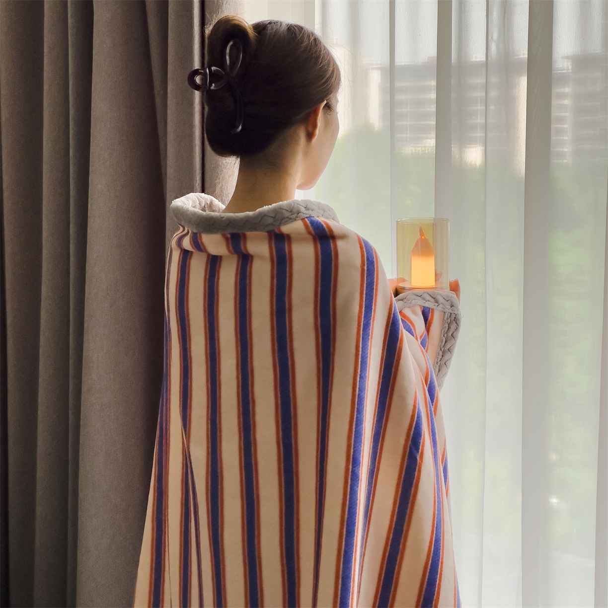 91家纺网 家纺一手货源 找家纺 布凡家居 2026新款多功能中古无印风牛奶绒披肩毯毯子毛毯 暖橙条纹