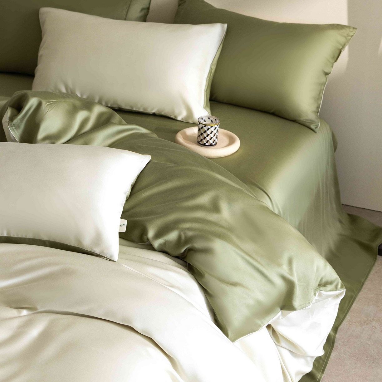 91家纺网 家纺一手货源 找家纺 佳汐蓝家纺 2026新款60s莱赛尔天丝四件套丝颜悦色系列 瓷器绿