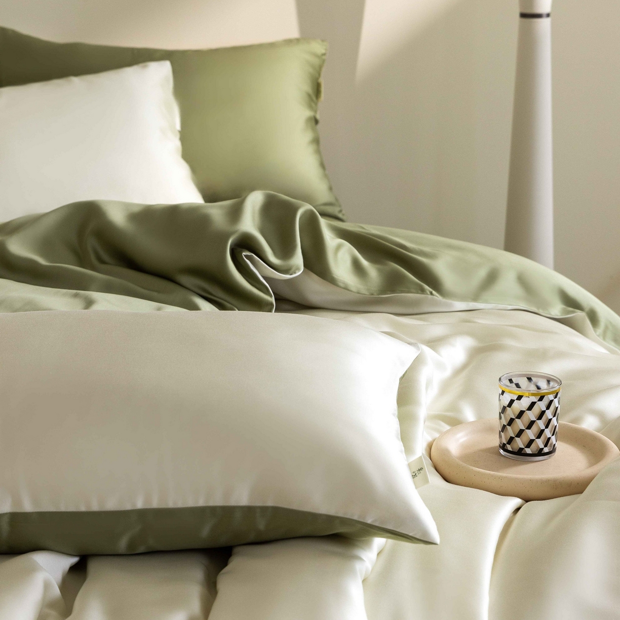 91家纺网 家纺一手货源 找家纺 佳汐蓝家纺 2026新款60s莱赛尔天丝四件套丝颜悦色系列 瓷器绿