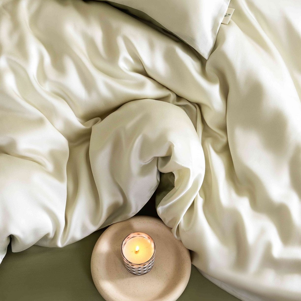 91家纺网 家纺一手货源 找家纺 佳汐蓝家纺 2026新款60s莱赛尔天丝四件套丝颜悦色系列 瓷器绿