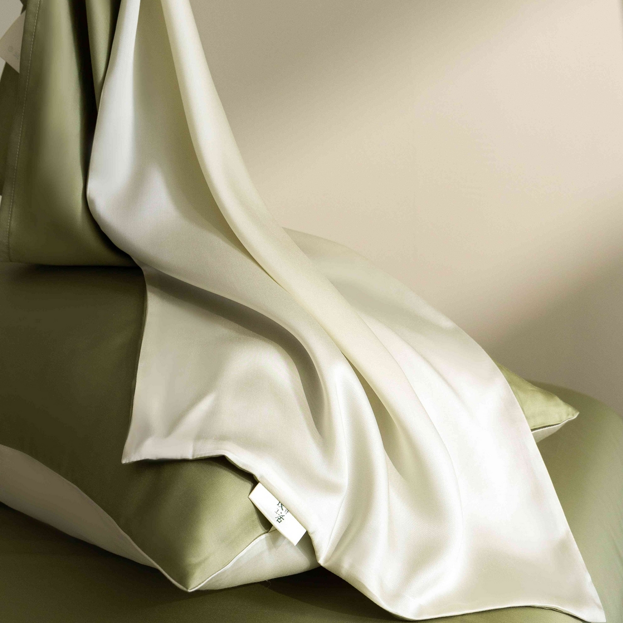 91家纺网 家纺一手货源 找家纺 佳汐蓝家纺 2026新款60s莱赛尔天丝四件套丝颜悦色系列 瓷器绿