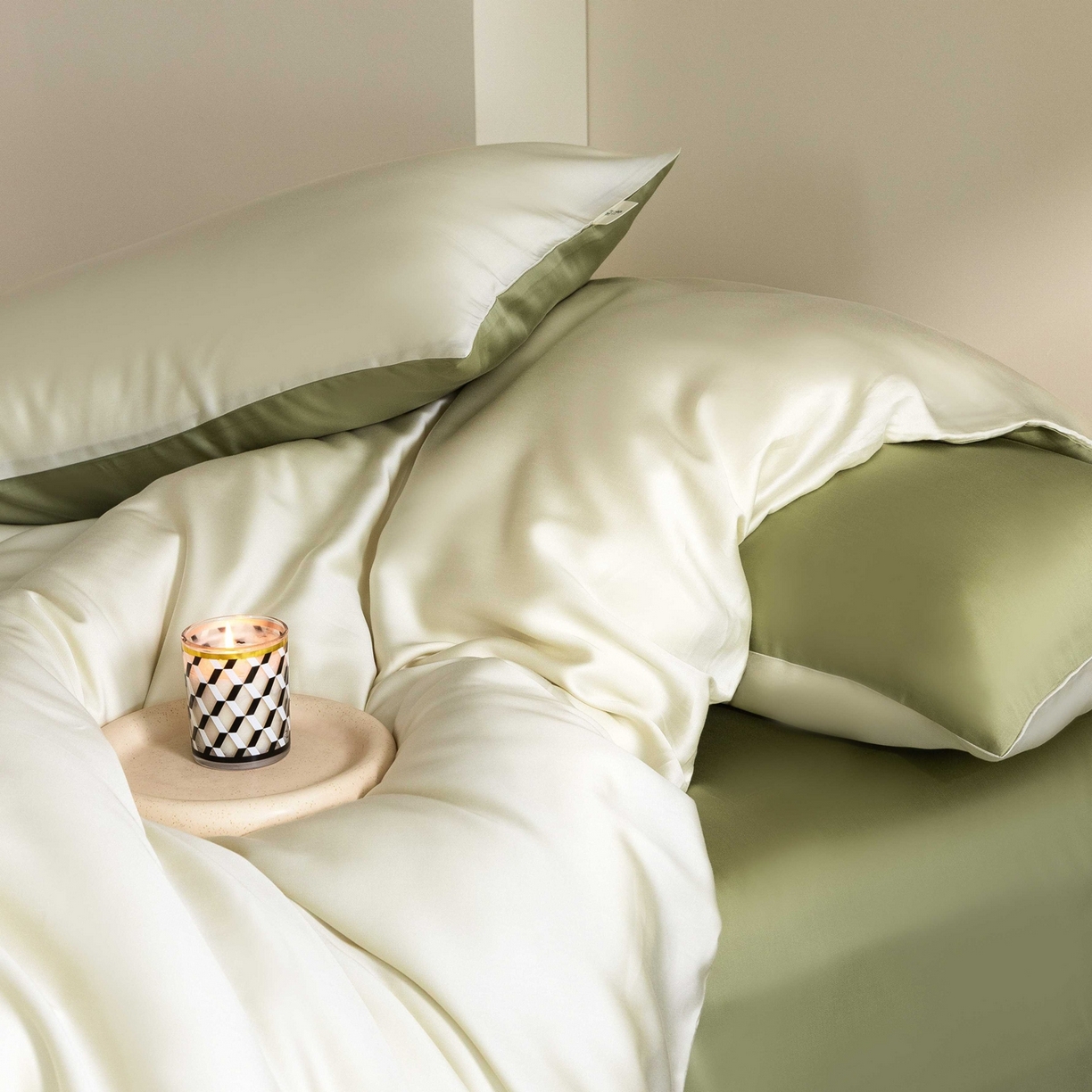 91家纺网 家纺一手货源 找家纺 佳汐蓝家纺 2026新款60s莱赛尔天丝四件套丝颜悦色系列 瓷器绿