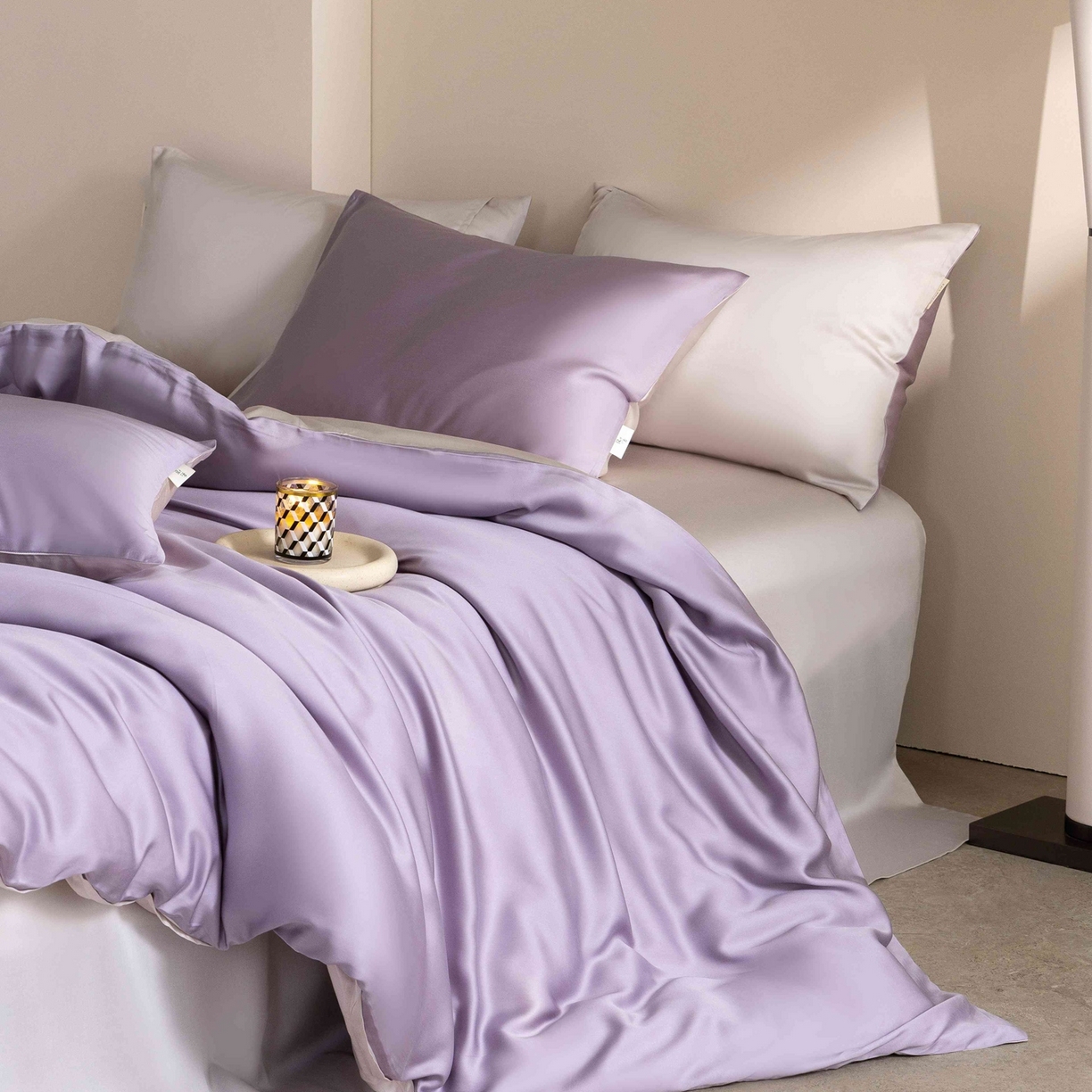 91家纺网 家纺一手货源 找家纺 佳汐蓝家纺 2026新款60s莱赛尔天丝四件套丝颜悦色系列 丁香紫