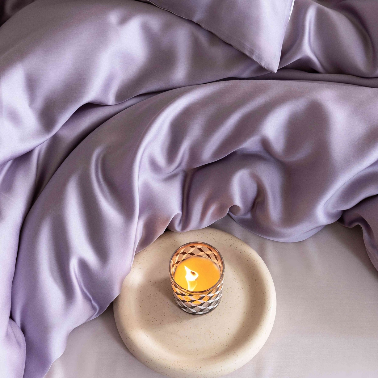 91家纺网 家纺一手货源 找家纺 佳汐蓝家纺 2026新款60s莱赛尔天丝四件套丝颜悦色系列 丁香紫