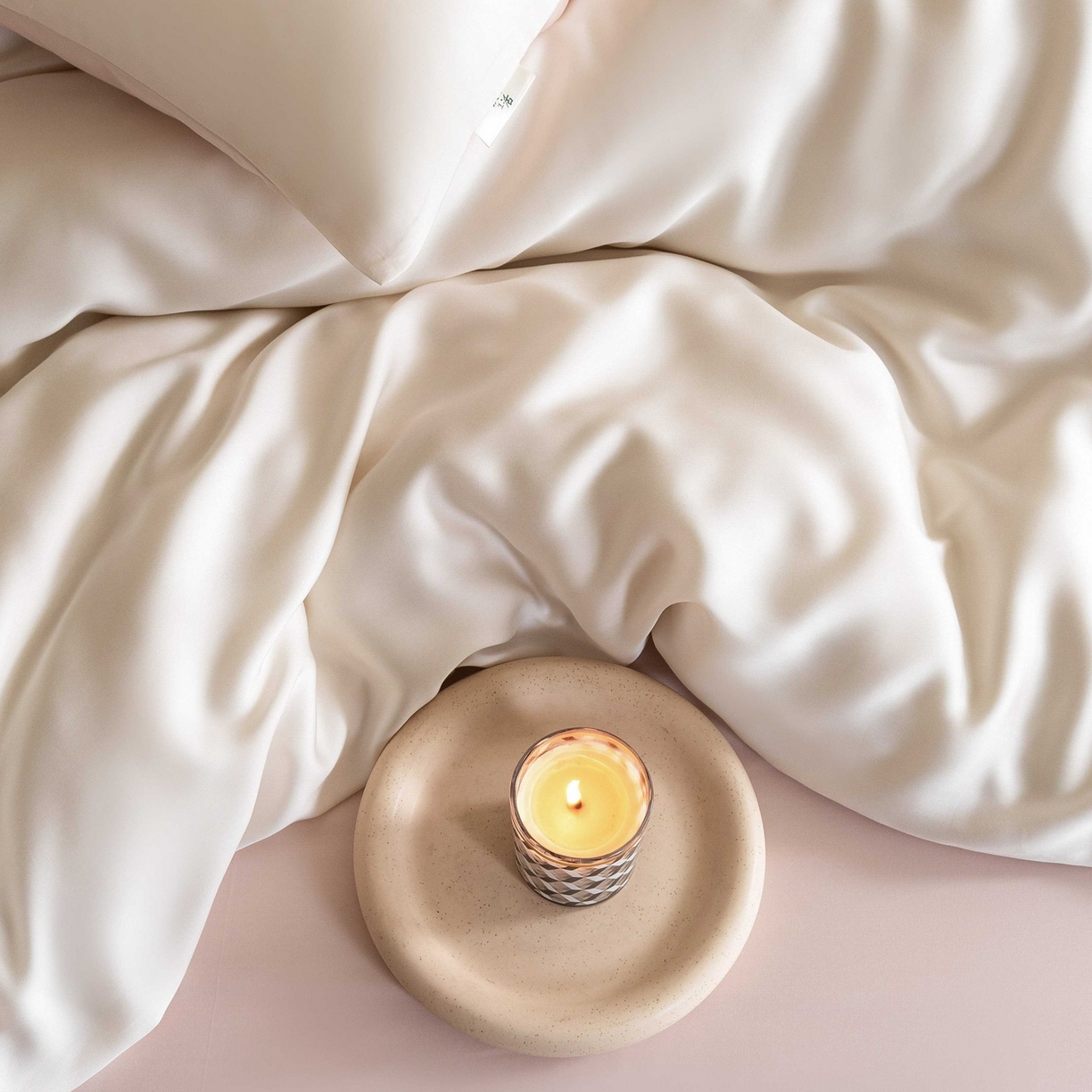 91家纺网 家纺一手货源 找家纺 佳汐蓝家纺 2026新款60s莱赛尔天丝四件套丝颜悦色系列 杏云粉