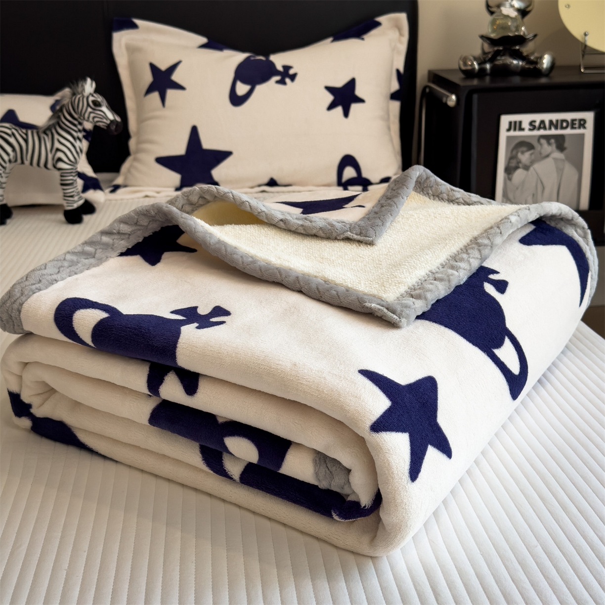 91家纺网 家纺一手货源 找家纺 （总）布凡家居 2026新款中古无印风230克牛奶绒复合毛毯毯子