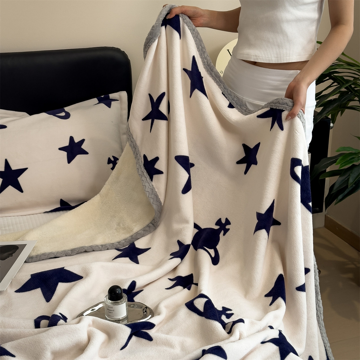 91家纺网 家纺一手货源 找家纺 （总）布凡家居 2026新款中古无印风230克牛奶绒复合毛毯毯子