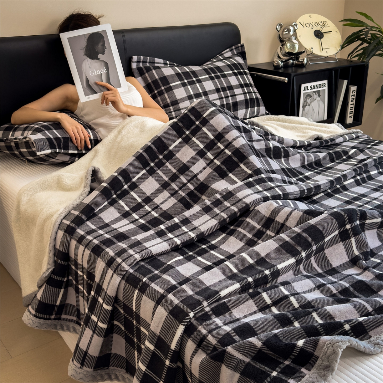 91家纺网 家纺一手货源 找家纺 布凡家居 2026新款中古无印风230克牛奶绒复合毛毯毯子 黑白格纹