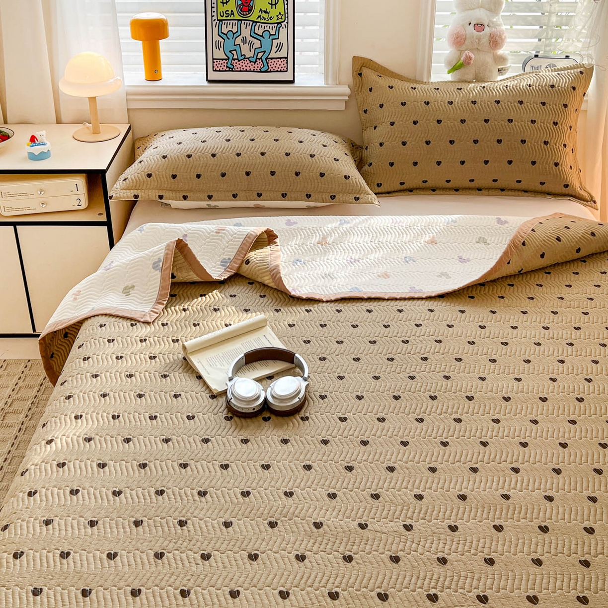 91家纺网 家纺一手货源 找家纺 梦精灵家纺 2026新款纯棉床盖单件全棉绗缝夹棉床单 四季通用榻榻米防滑学生宿舍单人被套枕套 爱心驼