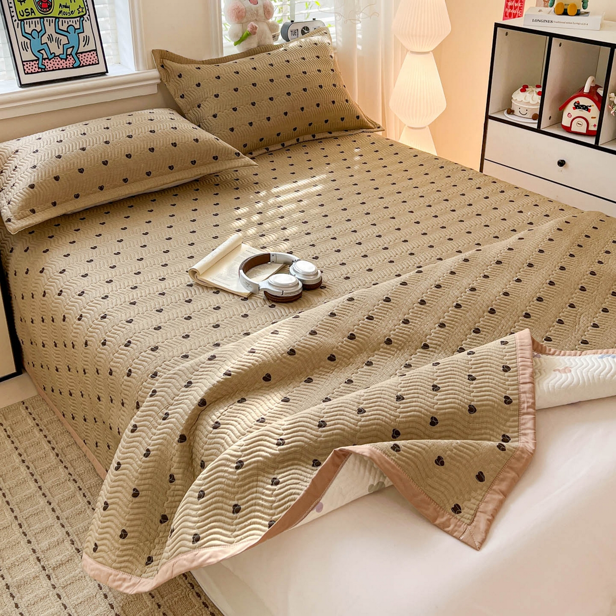 91家纺网 家纺一手货源 找家纺 梦精灵家纺 2026新款纯棉床盖单件全棉绗缝夹棉床单 四季通用榻榻米防滑学生宿舍单人被套枕套 爱心驼