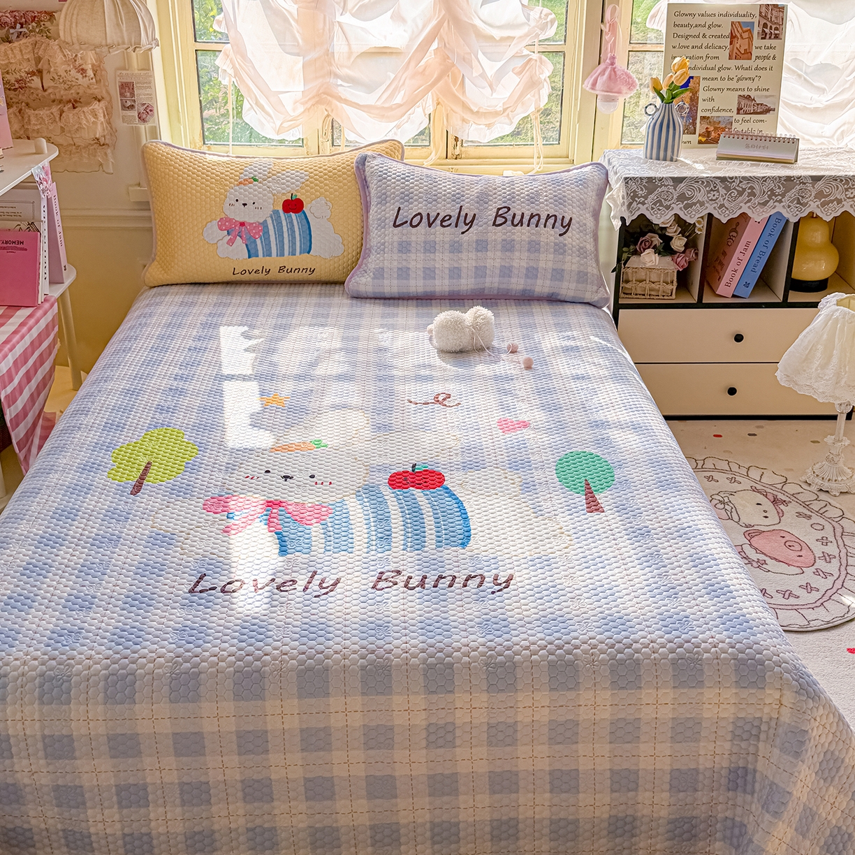 91家纺网 家纺一手货源 找家纺 丫丫家纺 2026新款金豆豆床盖A类针织棉印花大版卡通床盖三四件套 兔乖乖