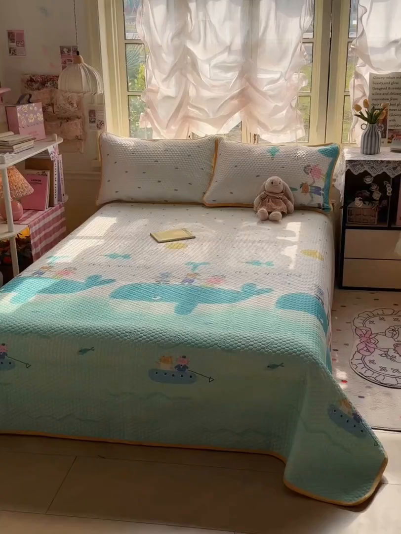 91家纺网 家纺一手货源 找家纺 丫丫家纺 2026新款金豆豆床盖A类针织棉印花大版卡通床盖三四件套 小虎鲸