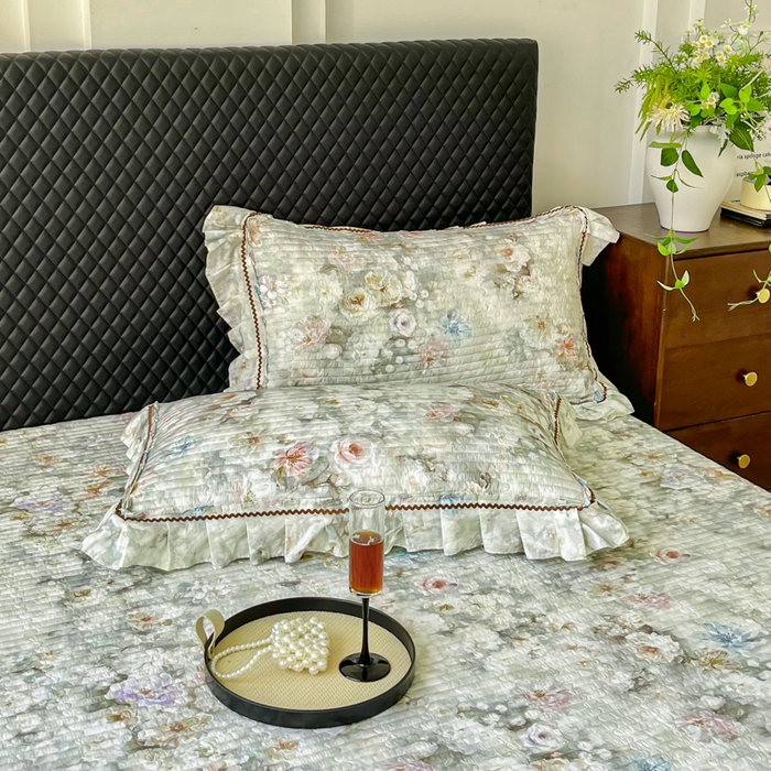 91家纺网 家纺一手货源 找家纺 胜权家纺 2026新款A类全棉法式13372数码印花夹棉床盖四件套系列 花非花绿