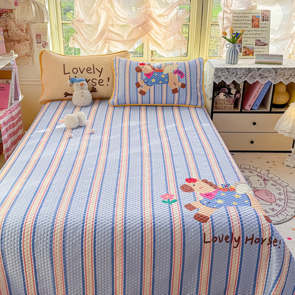 91家纺网 家纺一手货源 找家纺 丫丫家纺 2026新款金豆豆床盖A类针织棉印花大版卡通床盖三四件套 要嘛有马