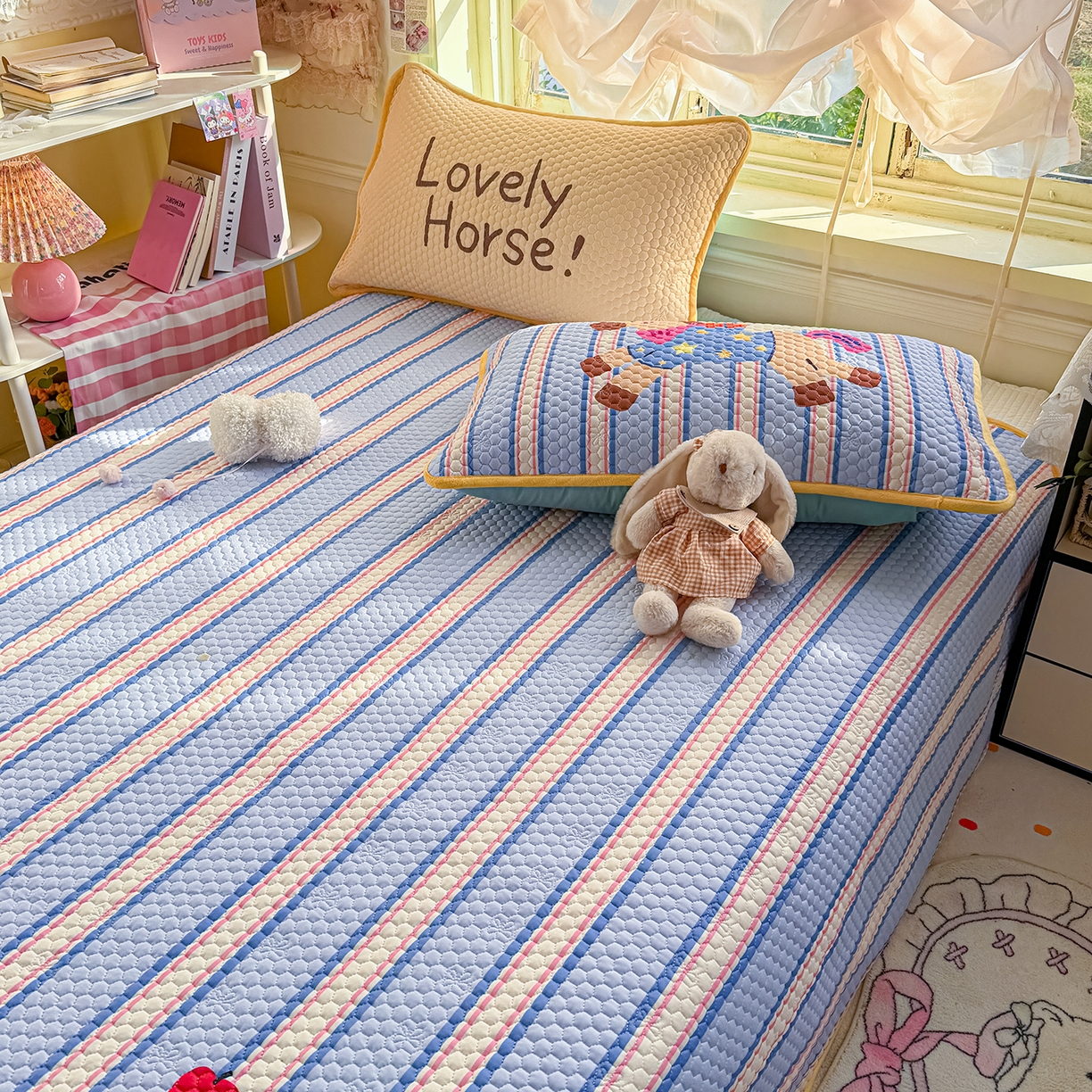 91家纺网 家纺一手货源 找家纺 丫丫家纺 2026新款金豆豆床盖A类针织棉印花大版卡通床盖三四件套 要嘛有马