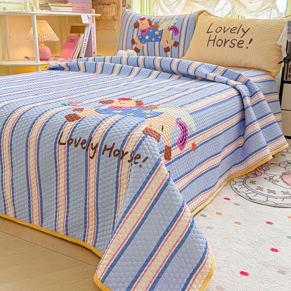 91家纺网 家纺一手货源 找家纺 丫丫家纺 2026新款金豆豆床盖A类针织棉印花大版卡通床盖三四件套 要嘛有马