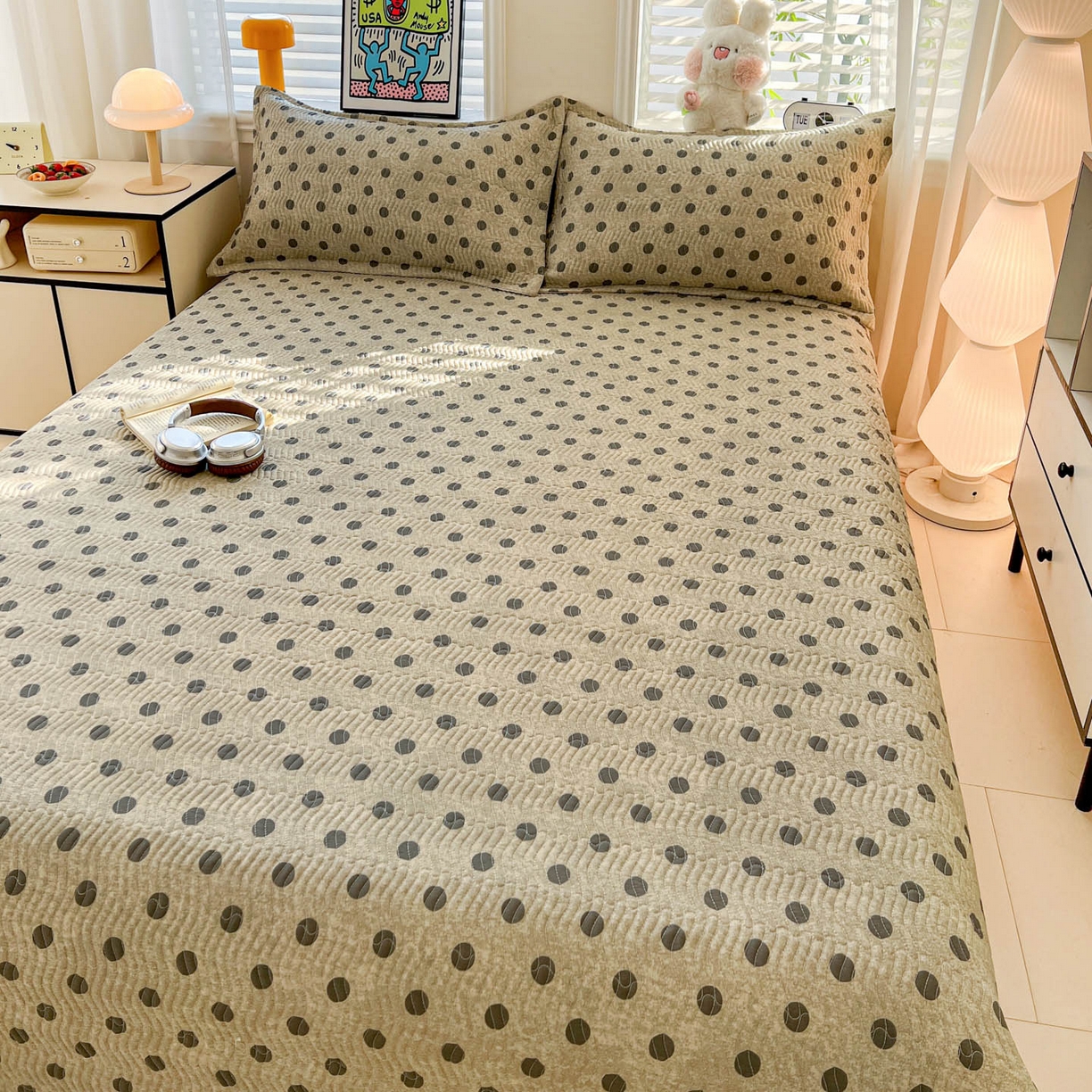 91家纺网 家纺一手货源 找家纺 梦精灵家纺 2026新款纯棉床盖单件全棉绗缝夹棉床单 四季通用榻榻米防滑学生宿舍单人被套枕套 灰调波点