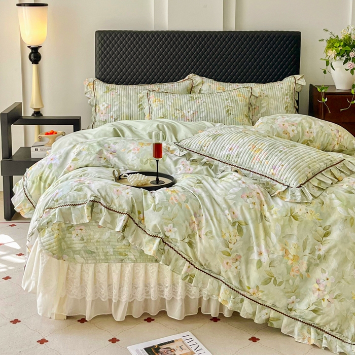 91家纺网 家纺一手货源 找家纺 胜权家纺 2026新款A类全棉法式13372数码印花夹棉床盖四件套系列 花海绿