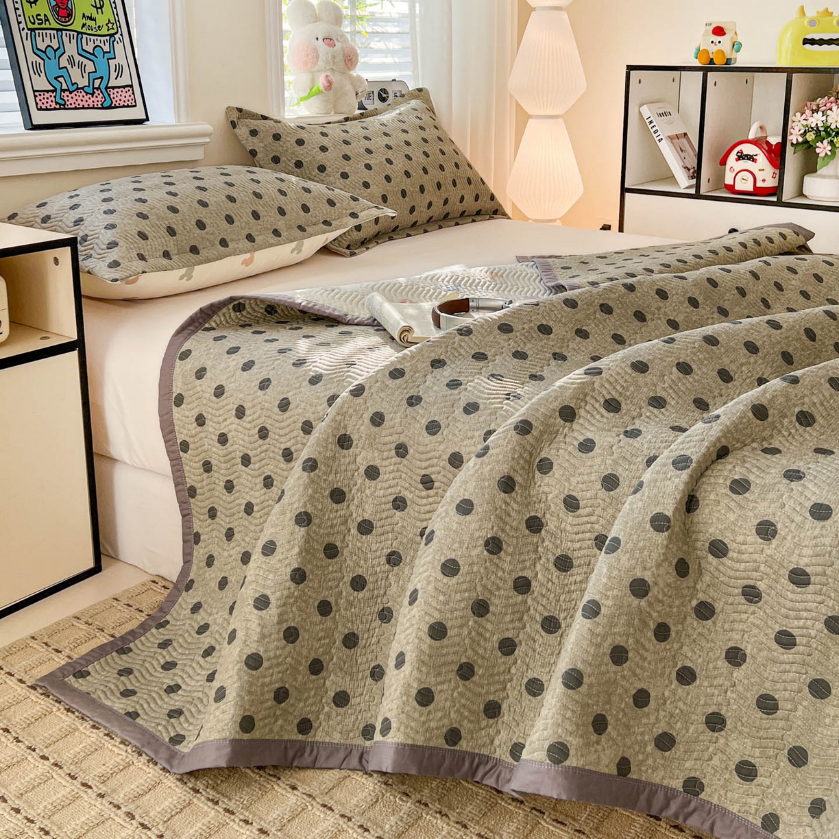 91家纺网 家纺一手货源 找家纺 梦精灵家纺 2026新款纯棉床盖单件全棉绗缝夹棉床单 四季通用榻榻米防滑学生宿舍单人被套枕套 灰调波点