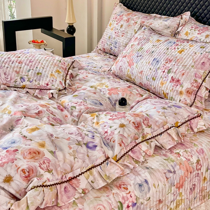 91家纺网 家纺一手货源 找家纺 胜权家纺 2026新款A类全棉法式13372数码印花夹棉床盖四件套系列 锦绣繁华粉