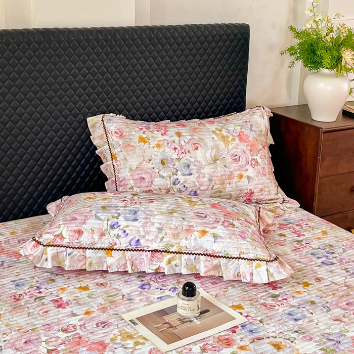 91家纺网 家纺一手货源 找家纺 胜权家纺 2026新款A类全棉法式13372数码印花夹棉床盖四件套系列 锦绣繁华粉