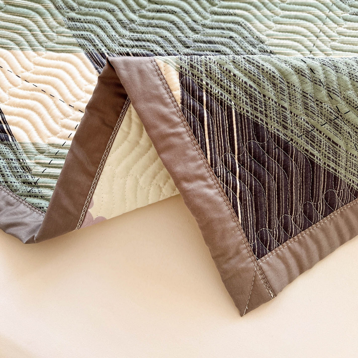 91家纺网 家纺一手货源 找家纺 梦精灵家纺 2026新款纯棉床盖单件全棉绗缝夹棉床单 四季通用榻榻米防滑学生宿舍单人被套枕套 加州阳光