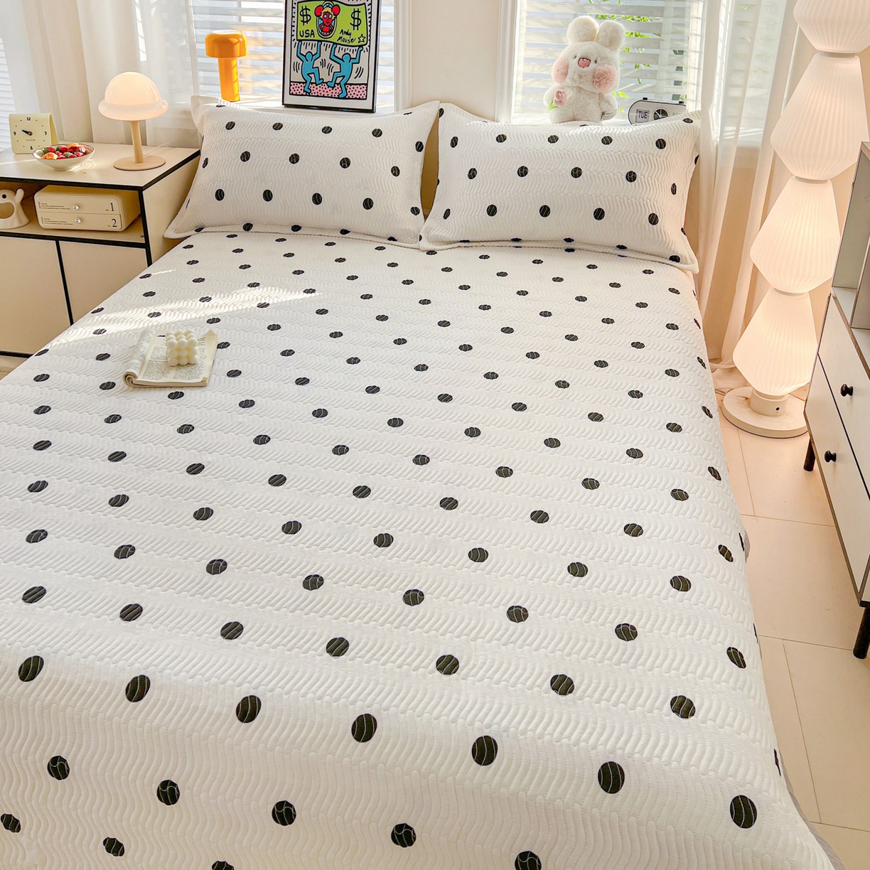 91家纺网 家纺一手货源 找家纺 梦精灵家纺 2026新款纯棉床盖单件全棉绗缝夹棉床单 四季通用榻榻米防滑学生宿舍单人被套枕套 浪漫波点